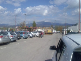 affissione_manifesti_agnelli_cles_20140414_1708505182 CLES (TN) - AFFISSIONE MANIFESTI BUONA PASQUA SENZA CRUDELTA' 2014 affissione manifesti agnelli cles 20140414 1708505182