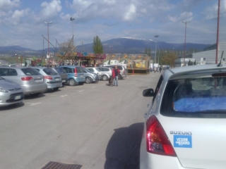 affissione_manifesti_agnelli_cles_20140414_1844796711 CLES (TN) - AFFISSIONE MANIFESTI BUONA PASQUA SENZA CRUDELTA' 2014 affissione manifesti agnelli cles 20140414 1844796711