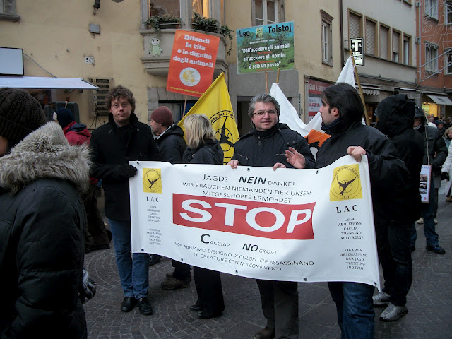 Bolzano 04.02.2012 manifestazione contro lo sfruttamento degli animali bolzano 04021012 20120205 1216306517
