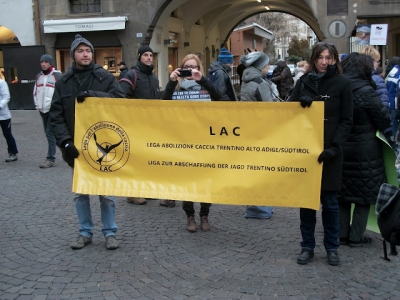 Bolzano 04.02.2012 manifestazione contro lo sfruttamento degli animali bolzano 04021012 20120205 1335394751