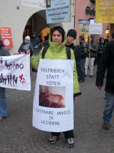 Bolzano 04.02.2012 manifestazione contro lo sfruttamento degli animali bolzano 04021012 20120205 1383093155