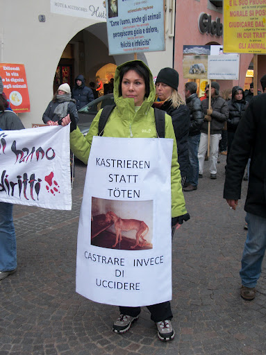 Bolzano 04.02.2012 manifestazione contro lo sfruttamento degli animali 283