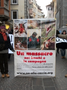Bolzano 04.02.2012 manifestazione contro lo sfruttamento degli animali 121