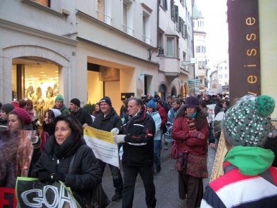 Bolzano 04.02.2012 manifestazione contro lo sfruttamento degli animali bolzano 0402 20130212 1529777759