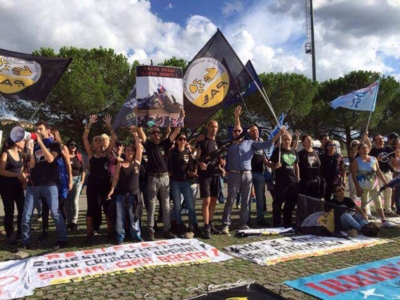 Manifestazione contro il Palio di Siena - 16.08.2015 foto palio 1024x768