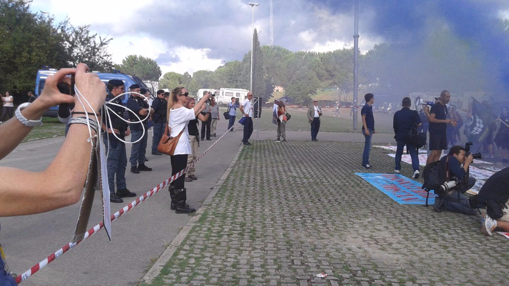 Manifestazione contro il Palio di Siena - 16.08.2015 immagini e video 2015 493