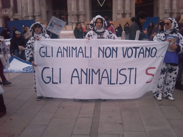 MANIFESTAZIONE CONTRO LA VIVISEZIONE - MILANO 5 marzo 2011 manifestazione contro la vivisezione milano 5 marzo 20130212 1372048446