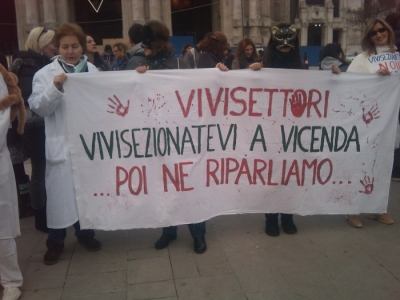 MANIFESTAZIONE CONTRO LA VIVISEZIONE - MILANO 5 marzo 2011 manifestazione contro la vivisezione milano 5 marzo 20130212 1724742483