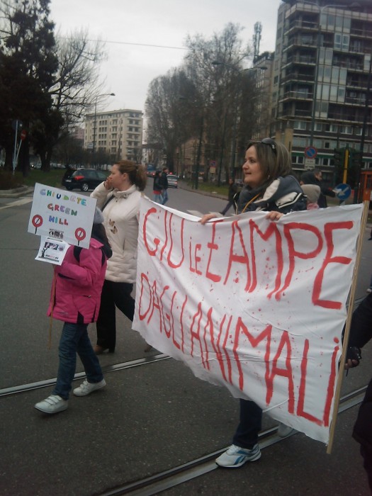 MANIFESTAZIONE CONTRO LA VIVISEZIONE - MILANO 5 marzo 2011 manifestazione contro la vivisezione milano 5 marzo 20130212 1727590023