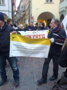 Bolzano 04.02.2012 manifestazione contro lo sfruttamento degli animali manifestazione contro lo sfruttamento degli anim 20130212 2007063304