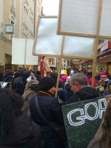 Bolzano 04.02.2012 manifestazione contro lo sfruttamento degli animali manifestazione contro lo sfruttamento degli anim 20130212 2014239483