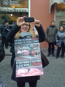Bolzano 04.02.2012 manifestazione contro lo sfruttamento degli animali manifestazione contro lo sfruttamento degli animali 20120205 1100591031