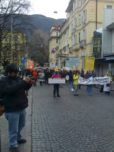 Bolzano 04.02.2012 manifestazione contro lo sfruttamento degli animali manifestazione contro lo sfruttamento degli animali 20120205 1434463141