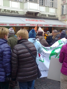 Bolzano 04.02.2012 manifestazione contro lo sfruttamento degli animali manifestazione contro lo sfruttamento degli animali 20120205 1830110872