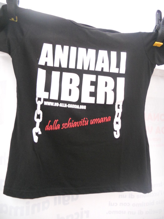 03 dicembre 2011 Trento fiaccolata per denunciare lo sterminio degli animali nel periodo natalizio (e non solo!) 327