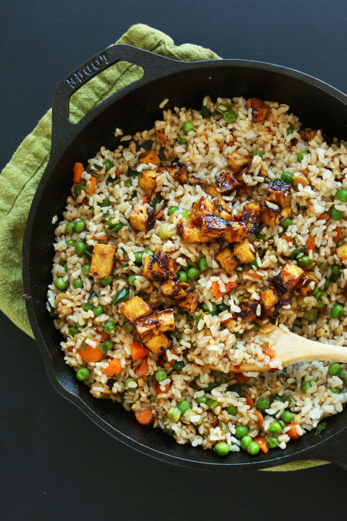vegan-yums: Easy vegan fried rice / Recipe tumblr o3khyry1nA1rj3wsho1 500 1