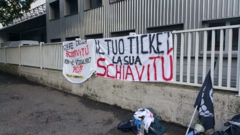 Fronte animalista Bolzano - Manifestazione Porte aperte 10 anni della casa della zootecnia 1