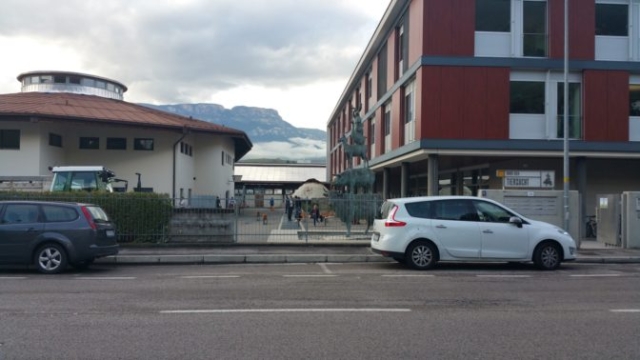 Fronte animalista Bolzano - Manifestazione Porte aperte 10 anni della casa della zootecnia 11
