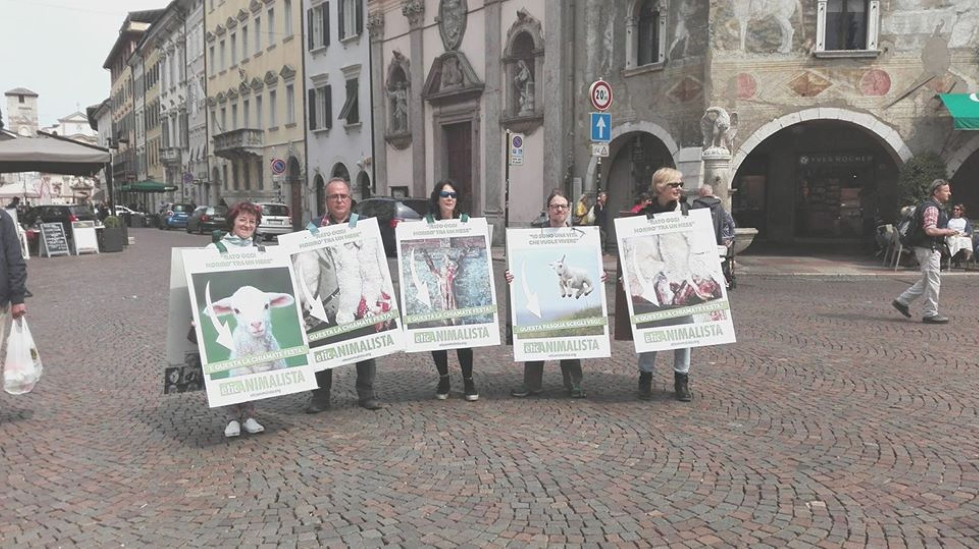 Manifestazione di protesta contro il massacro Pasquale degli agnelli e capretti 15 Aprile 2017 23